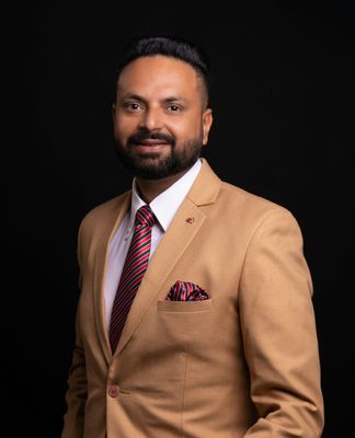 Portrait of Pushpinder Brar, Associate.